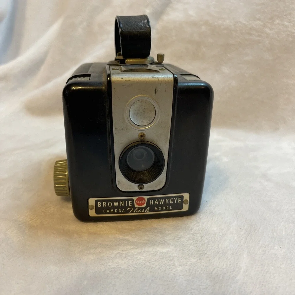 Vintage Kodak Brownie Hawkeye Flash Model Box Camera‎ Black Bakelite 620 Film